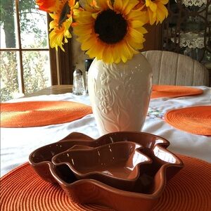 Cerutil Stoneware Leaf Dishes